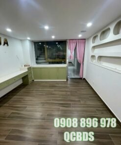 Không gian mặt tiền tầng trệt rộng rãi của căn bán nhà chính chủ 26 Lý Thường Kiệt P7 Q10.
