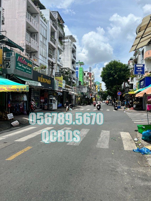 Bán nhà 225 Bà Hạt Quận 10 - 37 mét vuông 6 lầu 84 225 ba hat cau thang da hoa cuong.jpg