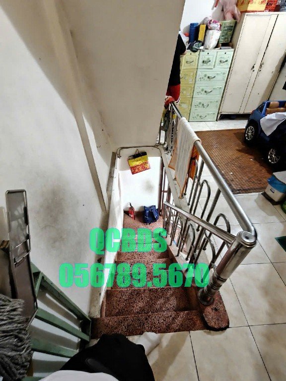 Bán nhà 227 Nguyễn Kim Quận 10 - 37 mét vuông 3 lầu 75 227 nguyen kim cau thang da hoa cuong.jpg