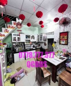 Bán nhà 112 Đồng Nai 88 mét vuông 2 tầng 30 Trung tâm thương mại Vạn Hạnh Mall gần nhà 112 Đồng Nai Quận 10 phục vụ nhu cầu mua sắm giải trí.