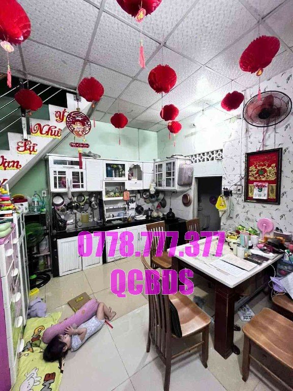 Bán nhà 112 Đồng Nai 88 mét vuông 2 tầng 16 Trung tâm thương mại Vạn Hạnh Mall gần nhà 112 Đồng Nai Quận 10 phục vụ nhu cầu mua sắm giải trí.