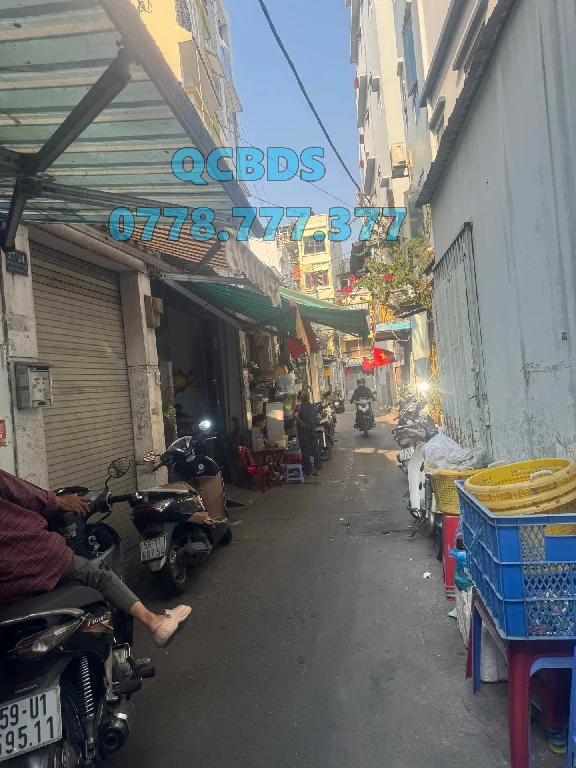 Bán nhà 37/26 Nguyễn Ngọc Lộc Quận 10 - 26 mét vuông 2 lầu 37 37 26 nguyen ngoc loc cau thang bo.jpg