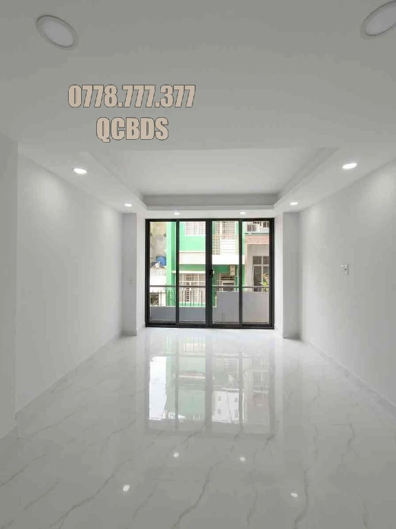 Bán nhà 464/20 Hòa Hảo Quận 10 - 39 mét vuông 4 lầu 63 464 20 khoang san phoi do gieng troi sau.jpg