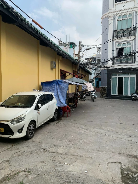 Bán nhà 475/51A CMT8 Quận 10 - 78 mét vuông 3 lầu 57 475 51a cau thang da hoa cuong chac chan.jpg