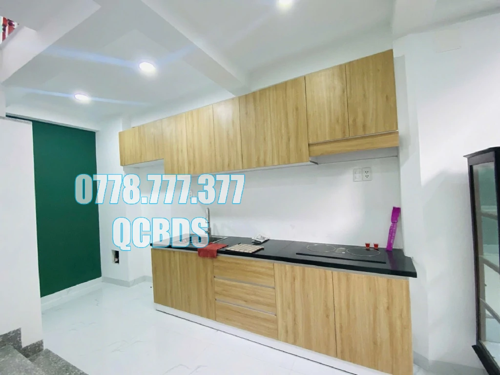 Bán nhà 581/4/2 Bà Hạt Quận 10 - 39 mét vuông 4 lầu 46 581 ba hat cau thang chac chan.jpg