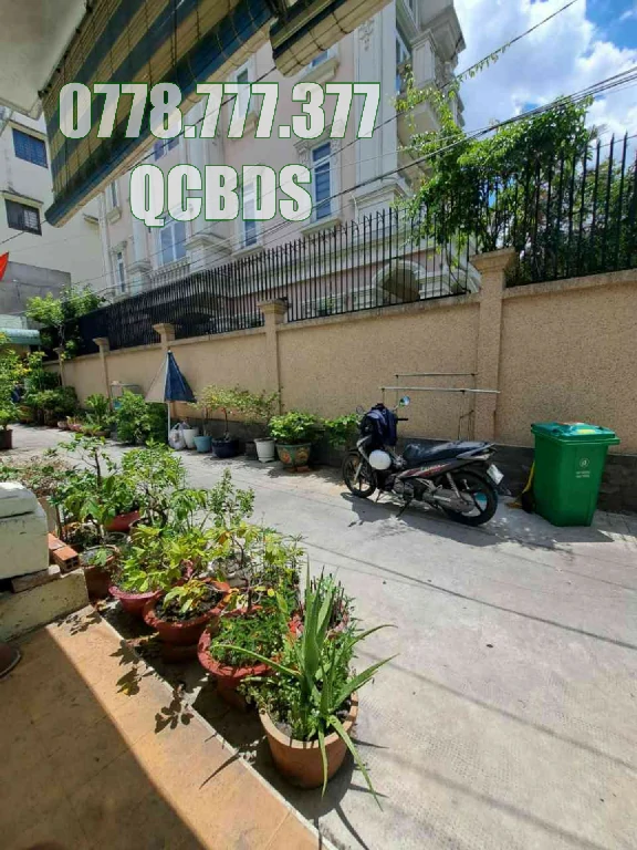 Bán nhà hẻm 83/14E Hòa Hưng Quận 10 - 42 mét vuông 43 ban nha hem 83 hoa hung ngo 1 o to.jpg