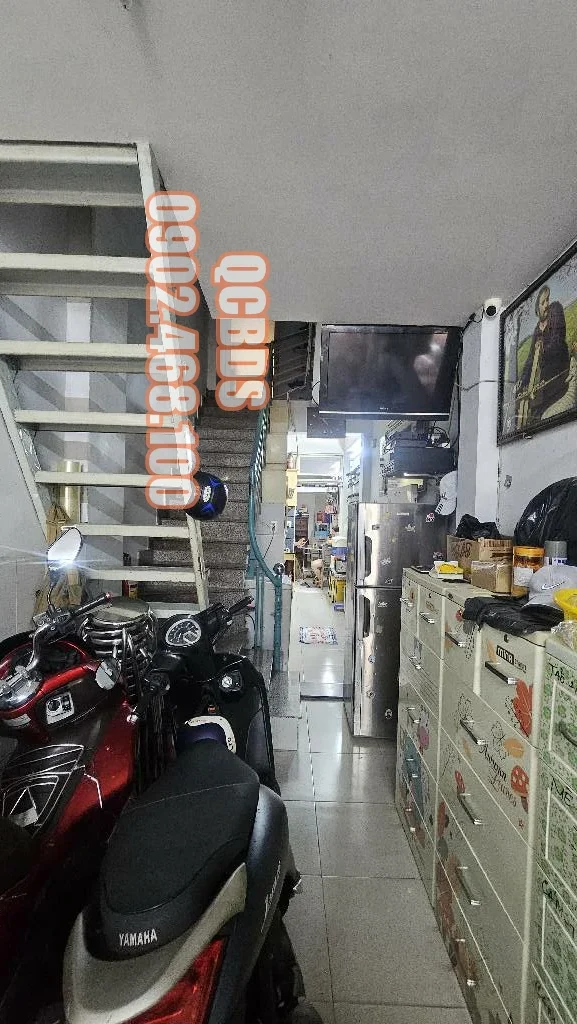 Bán nhà 101/34 Bắc Hải Quận 10 - 40 mét vuông 6 lầu 47 ban nha quan 10 101 34 bac hai phong khach.jpg e1791797574321