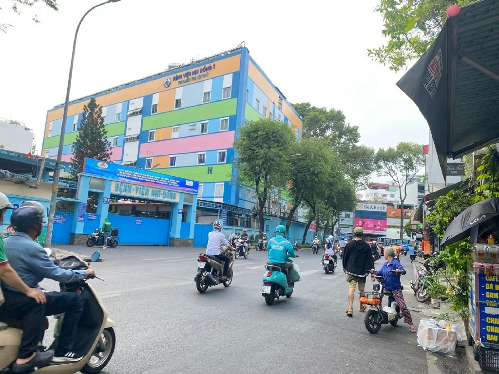 Bán nhà 600 Sư Vạn Hạnh Quận 10 - 33 mét vuông 5 lầu 26 ban nha su van hanh via he khung 5m.jpg