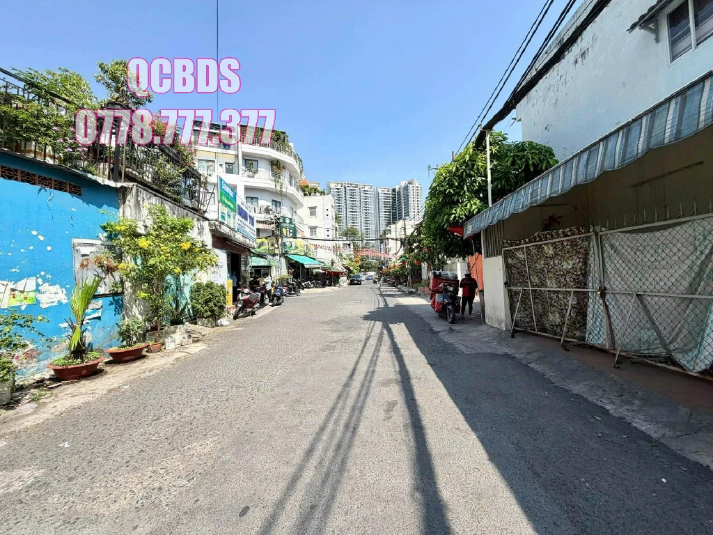 Bán nhà 451/11/36 Tô Hiến Thành Quận 10 - 38 mét vuông 4 lầu 39 ban nha to hien thanh quan 10 phong khach.jpg 1