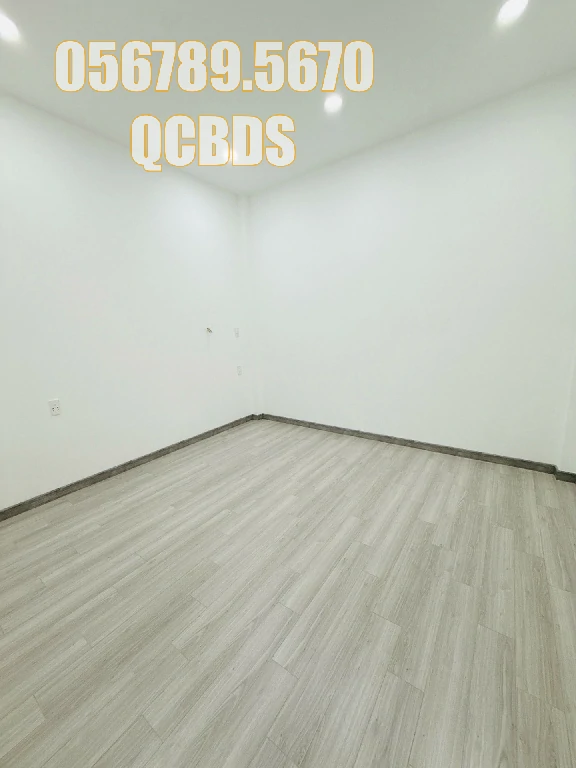 Bán nhà hẻm 37/21 Hồ Thị Kỷ Quận 10 - 37 mét vuông 2 lầu 35 mua nha ho thi ky phong khach ngang 3m7.jpg